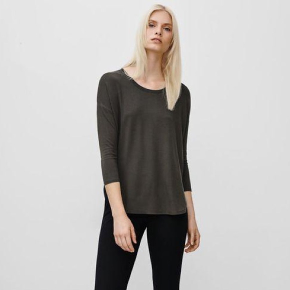 🖤2/$15 Aritzia Babaton Norris T-Shirt